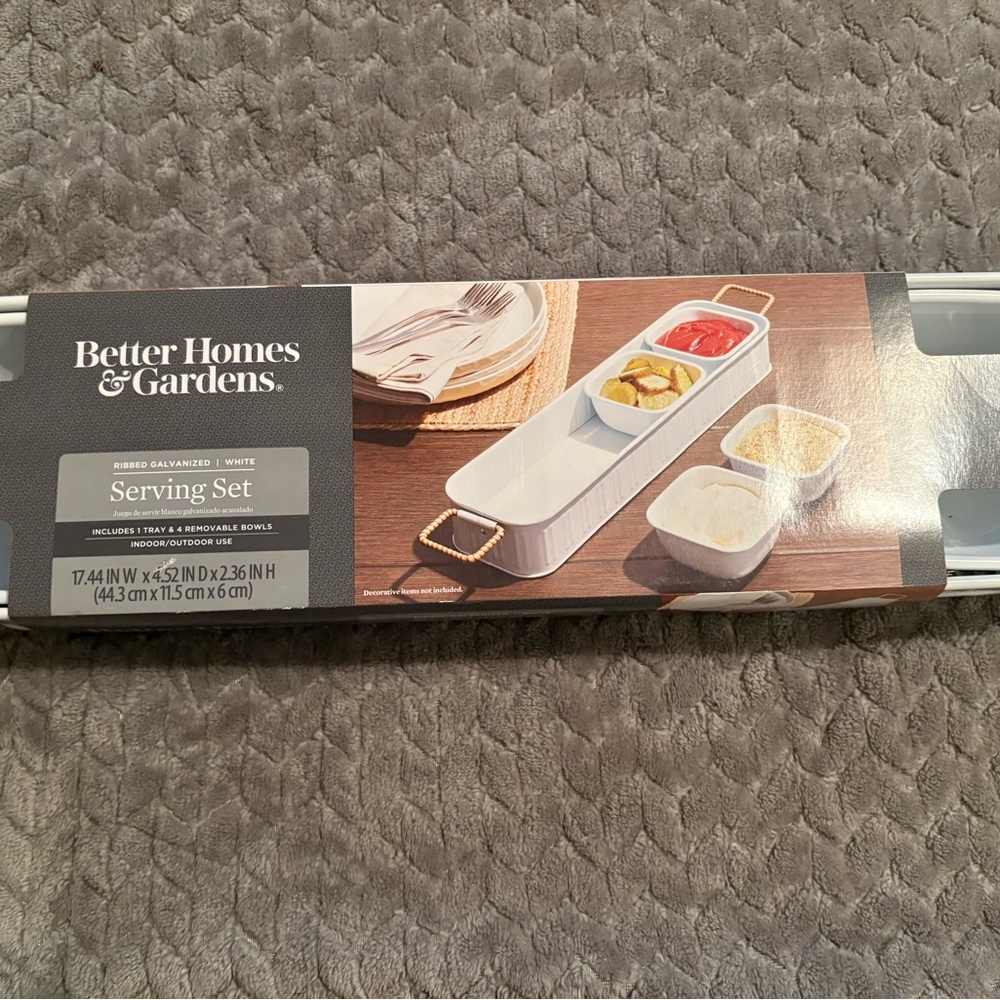 Better Homes And Gardens White Serving Set